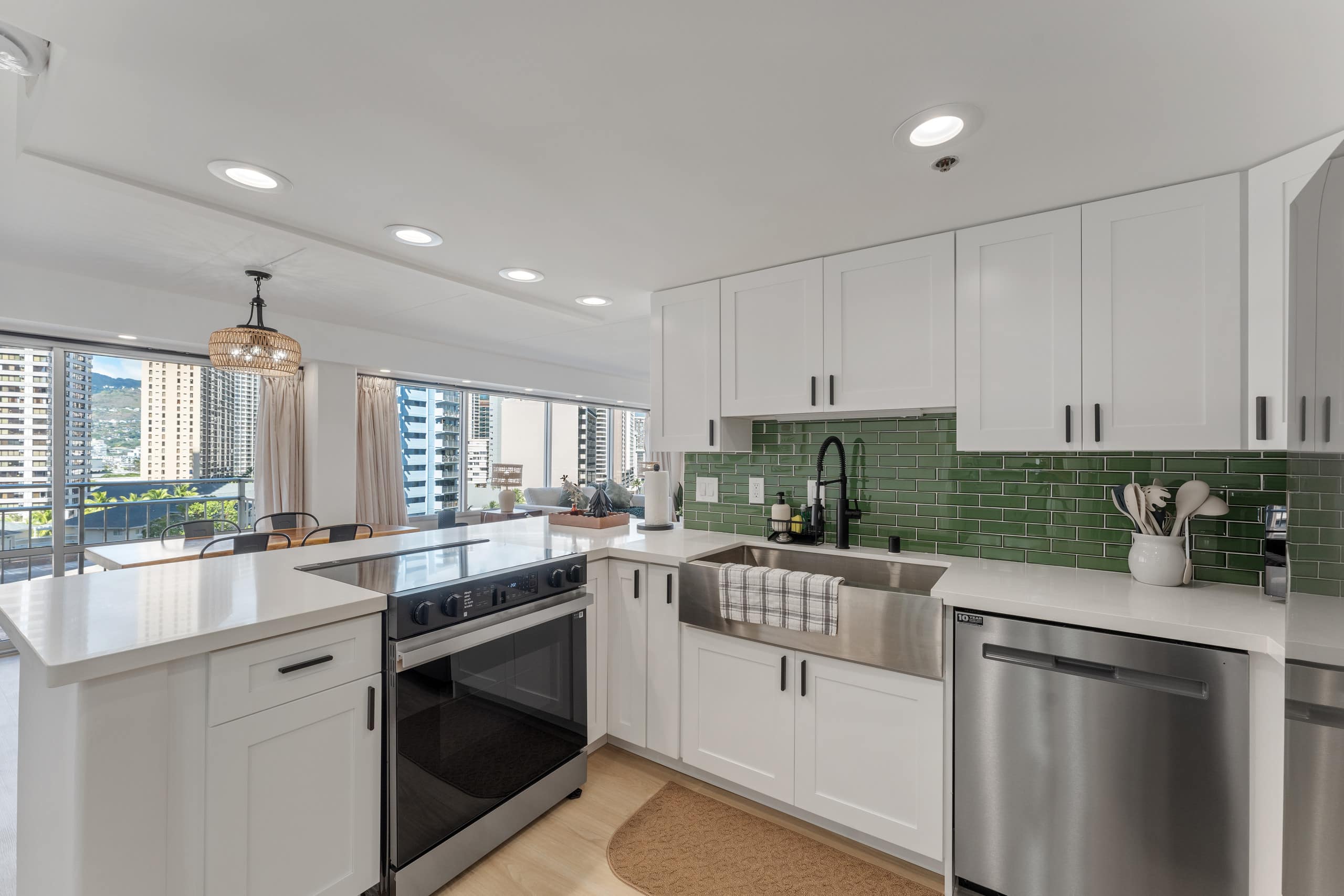 Fully Renovated Beautiful 2bdrm @ Ilikai - Image 20