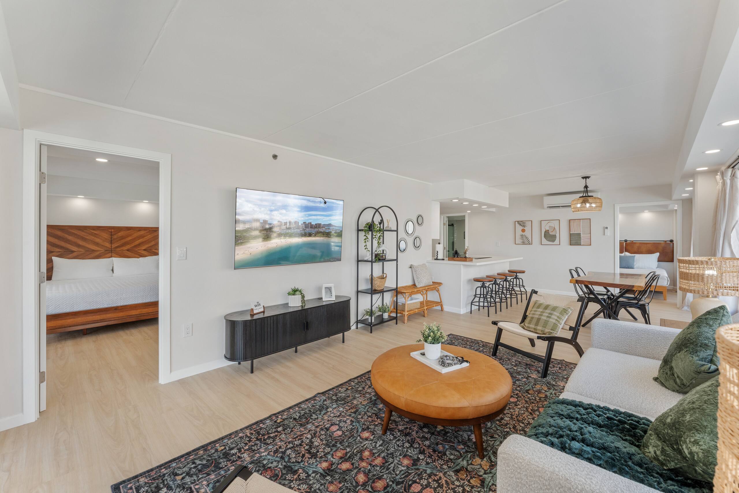 Fully Renovated Beautiful 2bdrm @ Ilikai - Image 5