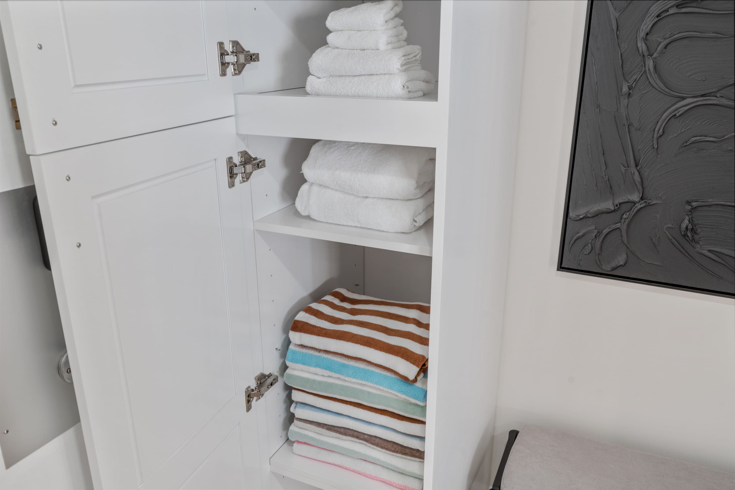 Fully Renovated Beautiful 2bdrm @ Ilikai - Image 37