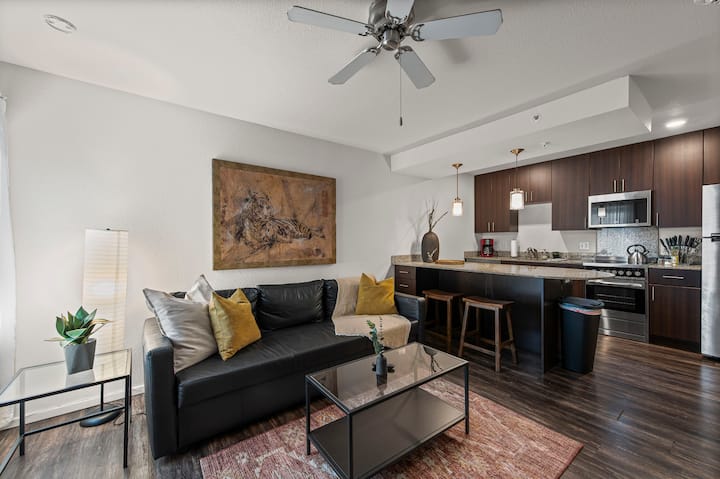 Bamboo Loft Elegant Spacious - Dedicated Workspace - Overland Park, KS