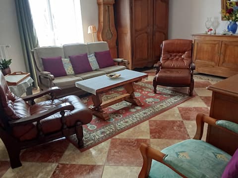 Top Airbnb: old quiet farm 3 bedrooms, double beds à Nièvre