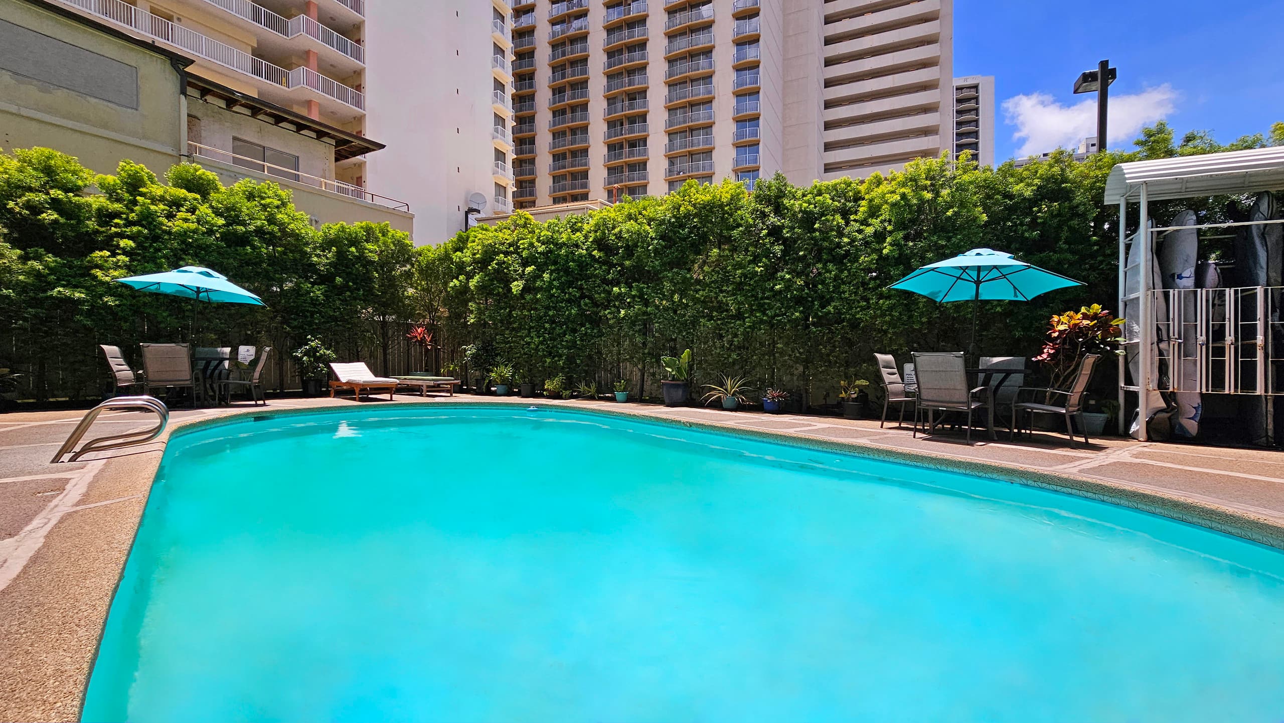 Chic Waikīkī Grand Studio | Lanai, Pool, Kitchen - Image 35