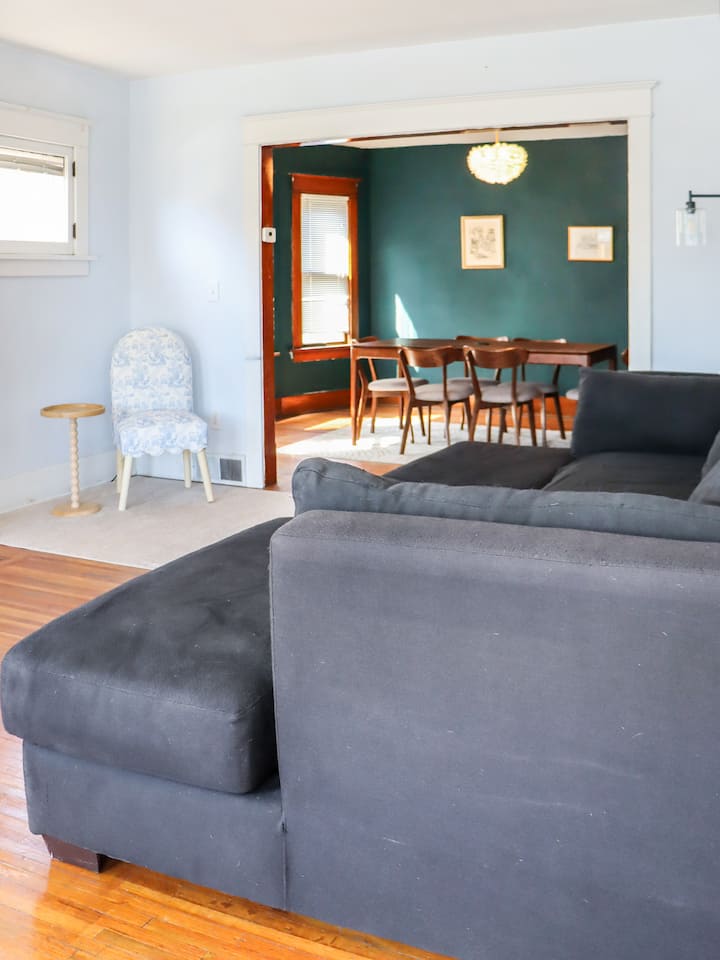 Vintage Home- North Buffalo - Desk - Dog Friendly - Buffalo, NY