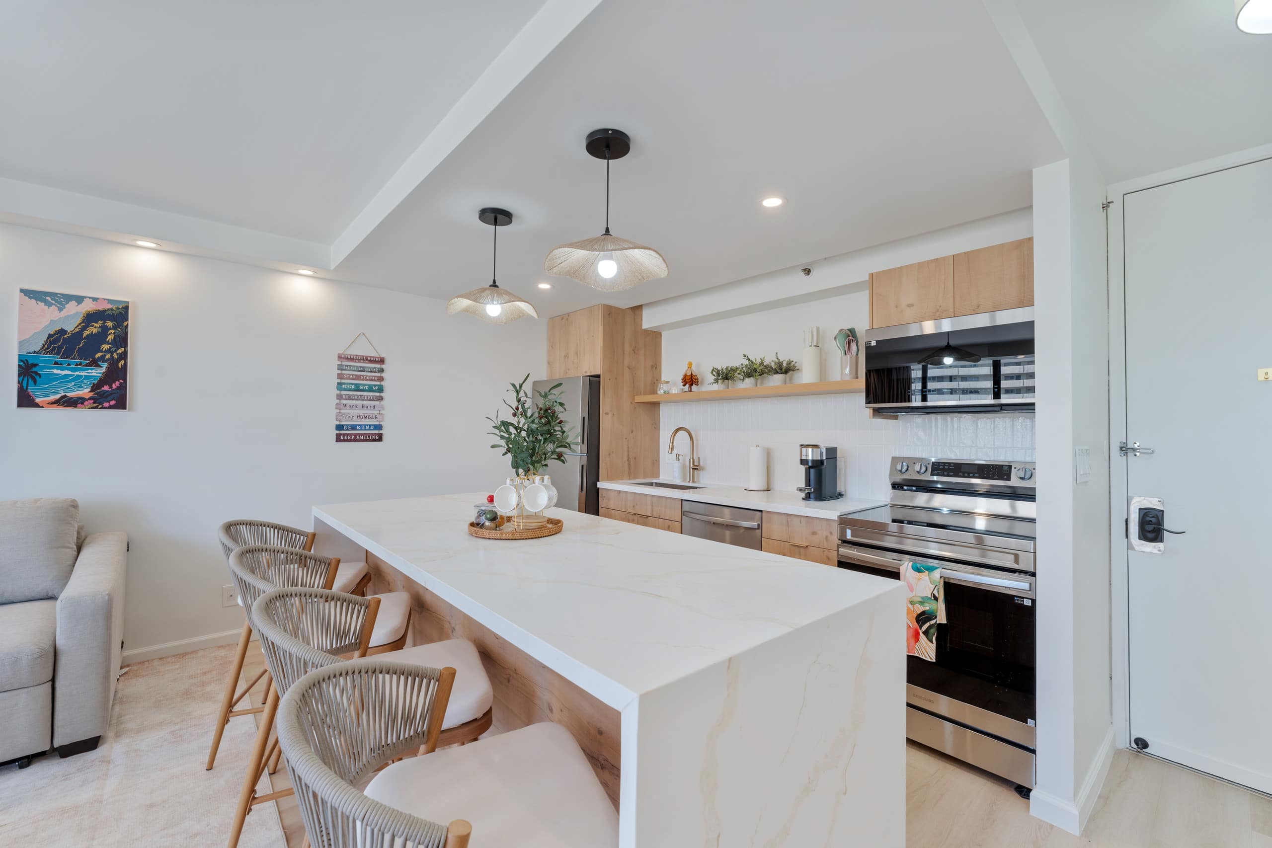 Cute 1bdr Waikiki Banyan with Free Parking! - Image 9
