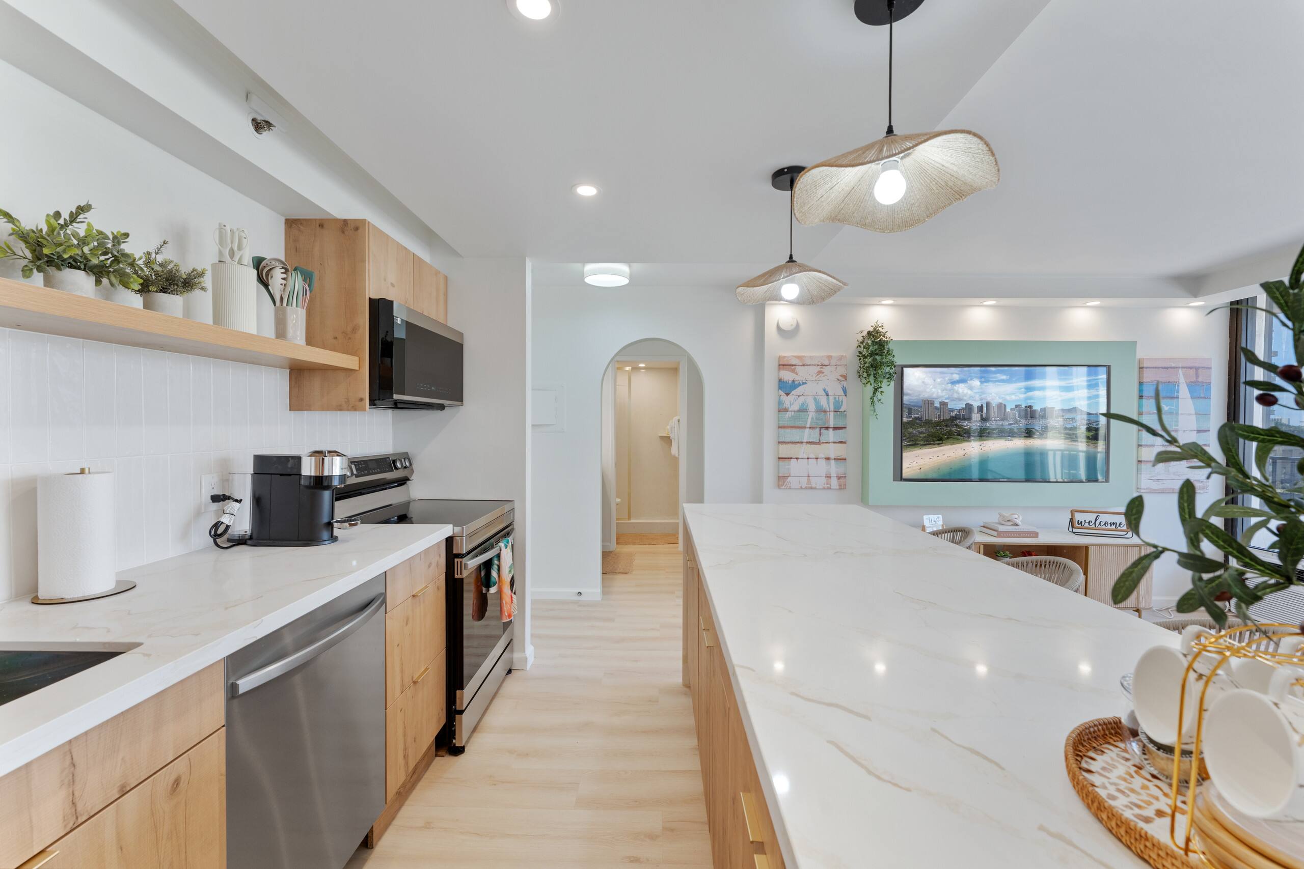 Cute 1bdr Waikiki Banyan with Free Parking! - Image 24