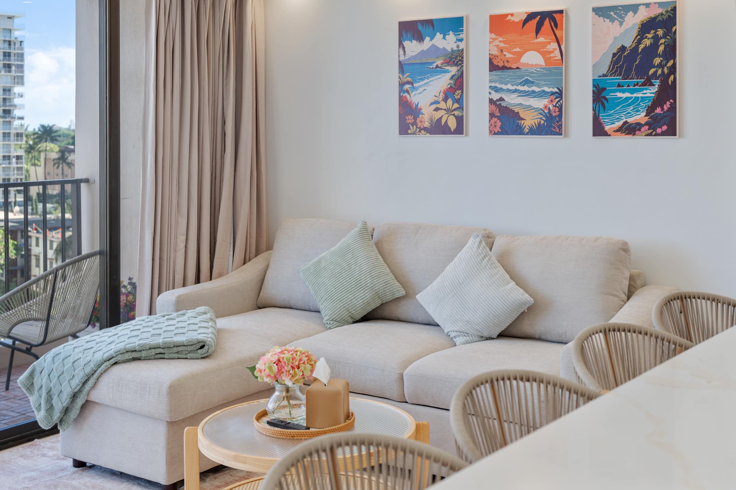 Cute 1bdr Waikiki Banyan with Free Parking! - Image 2