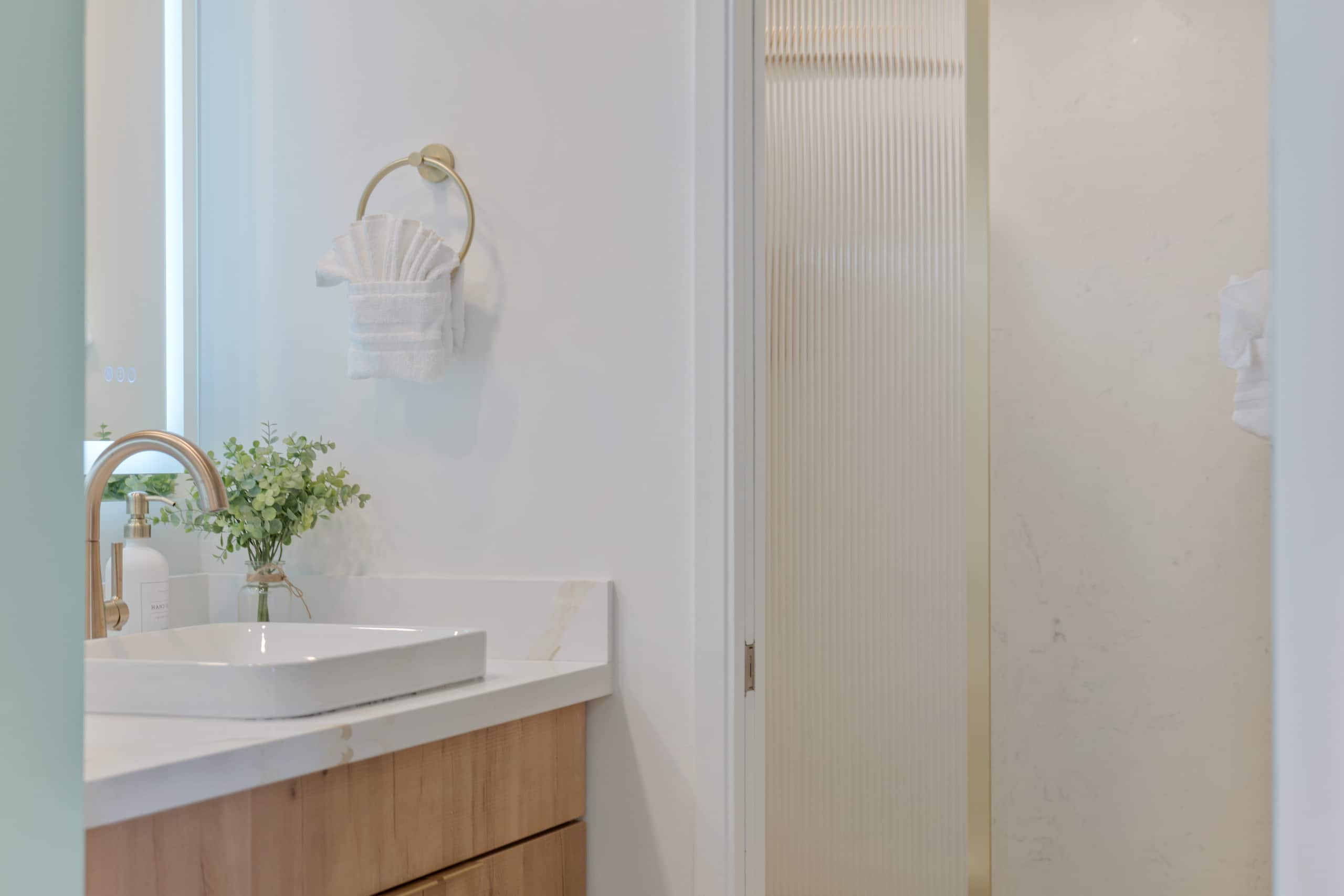 Cute 1bdr Waikiki Banyan with Free Parking! - Image 36