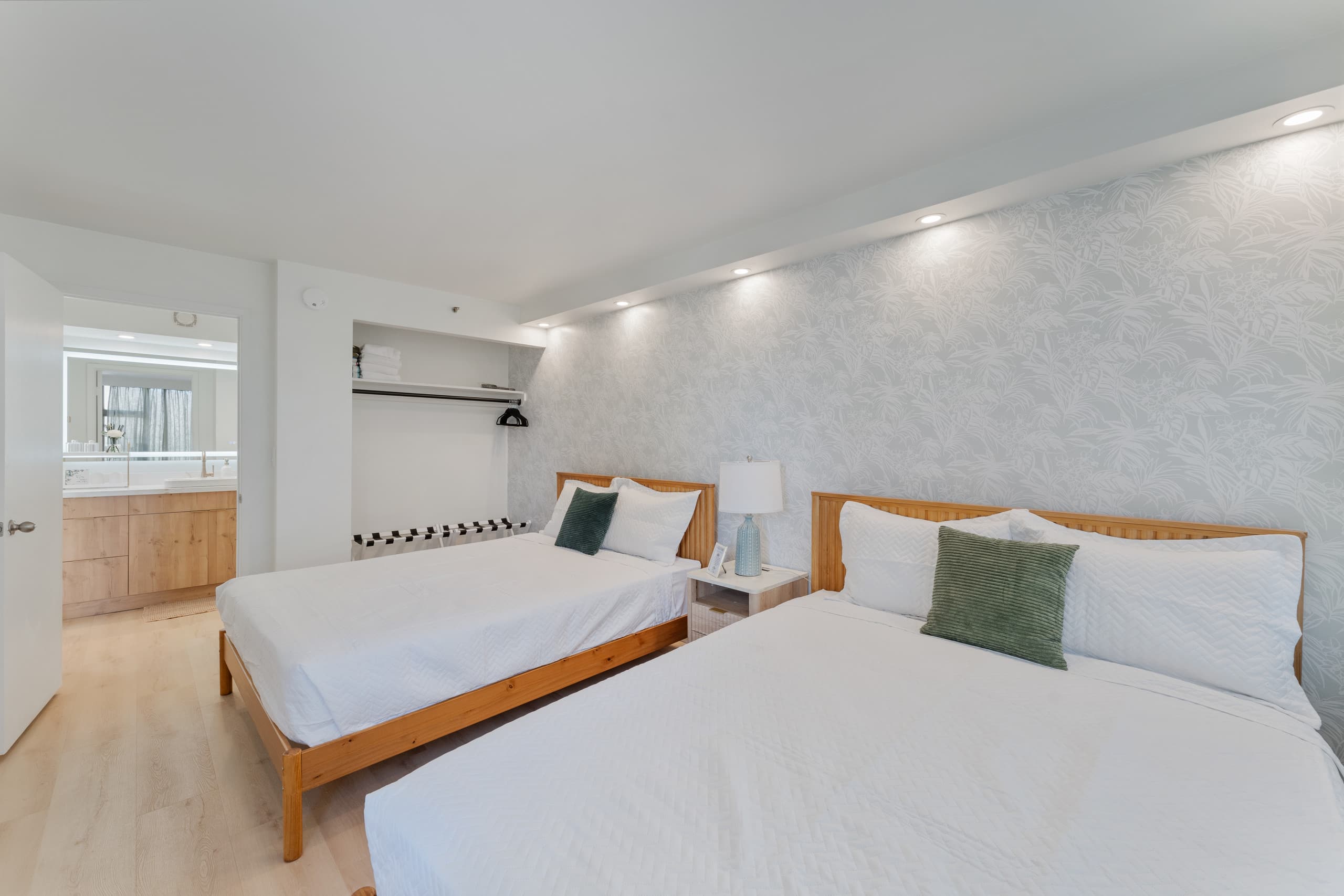 Cute 1bdr Waikiki Banyan with Free Parking! - Image 29