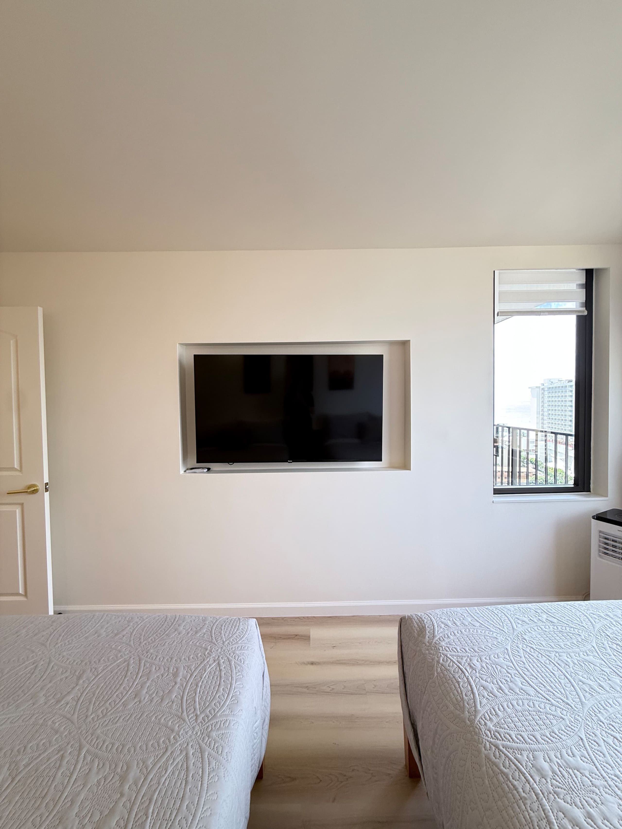 Wake Up to Ocean Views! 2queen Apt w/ Free Parking - Image 32