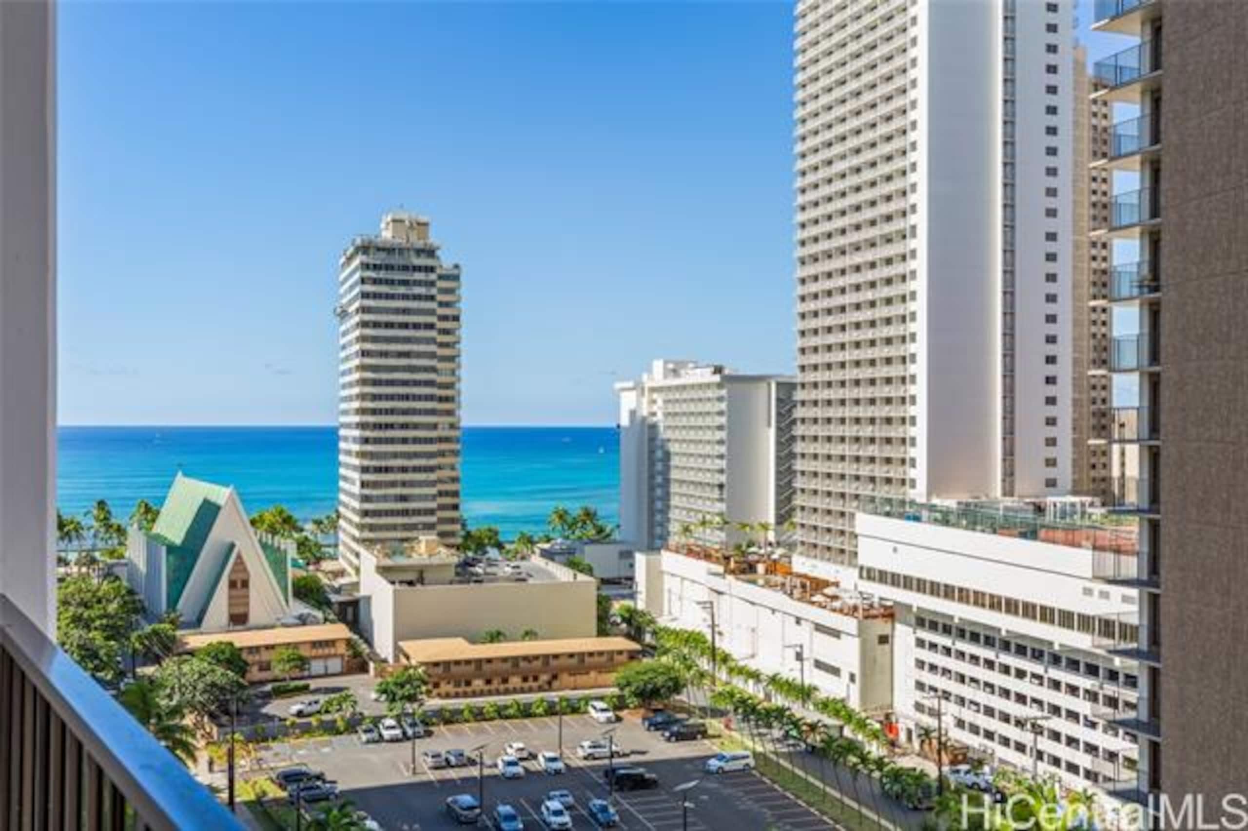 Wake Up to Ocean Views! 2queen Apt w/ Free Parking - Image 41