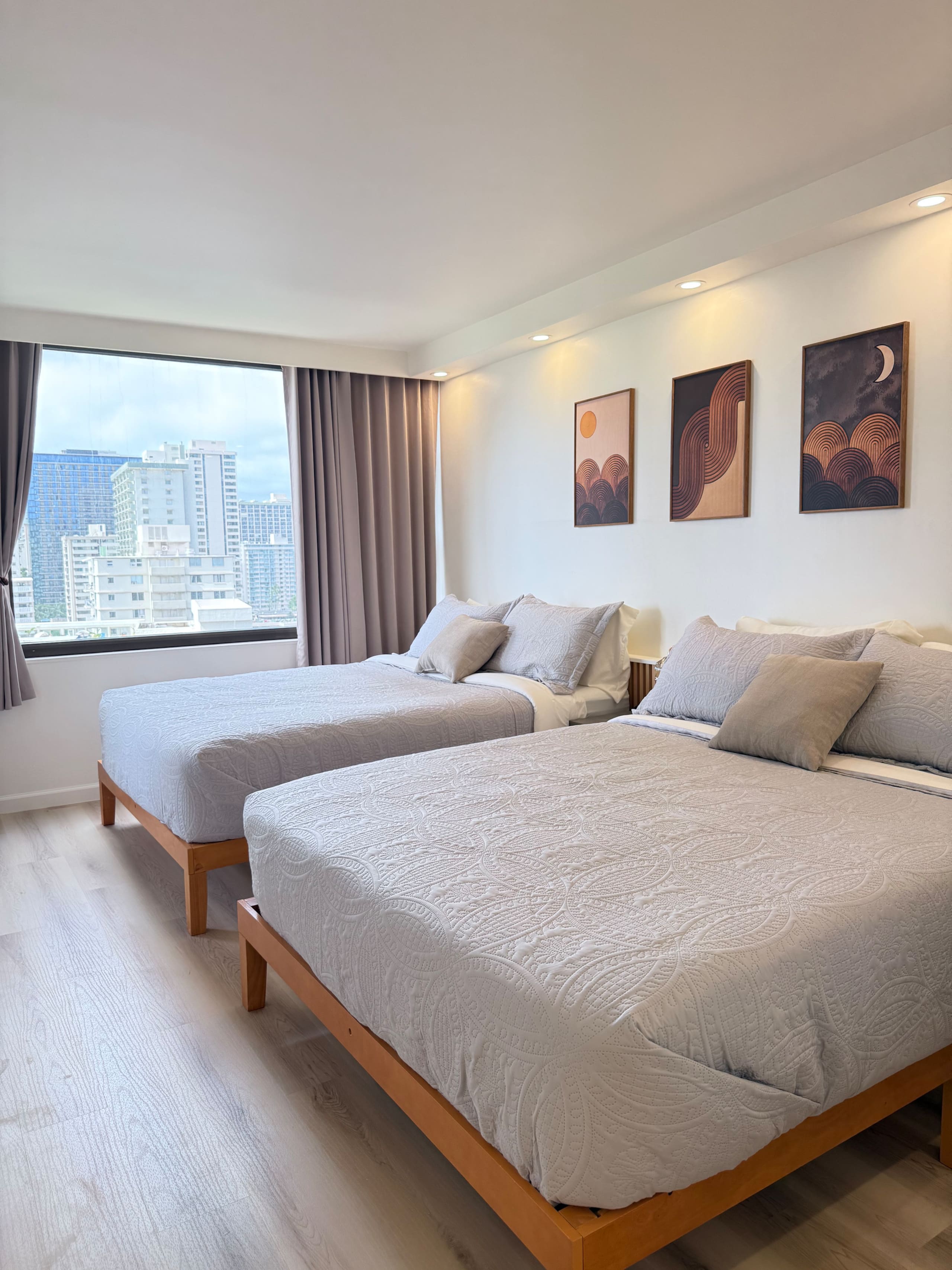 Wake Up to Ocean Views! 2queen Apt w/ Free Parking - Image 28