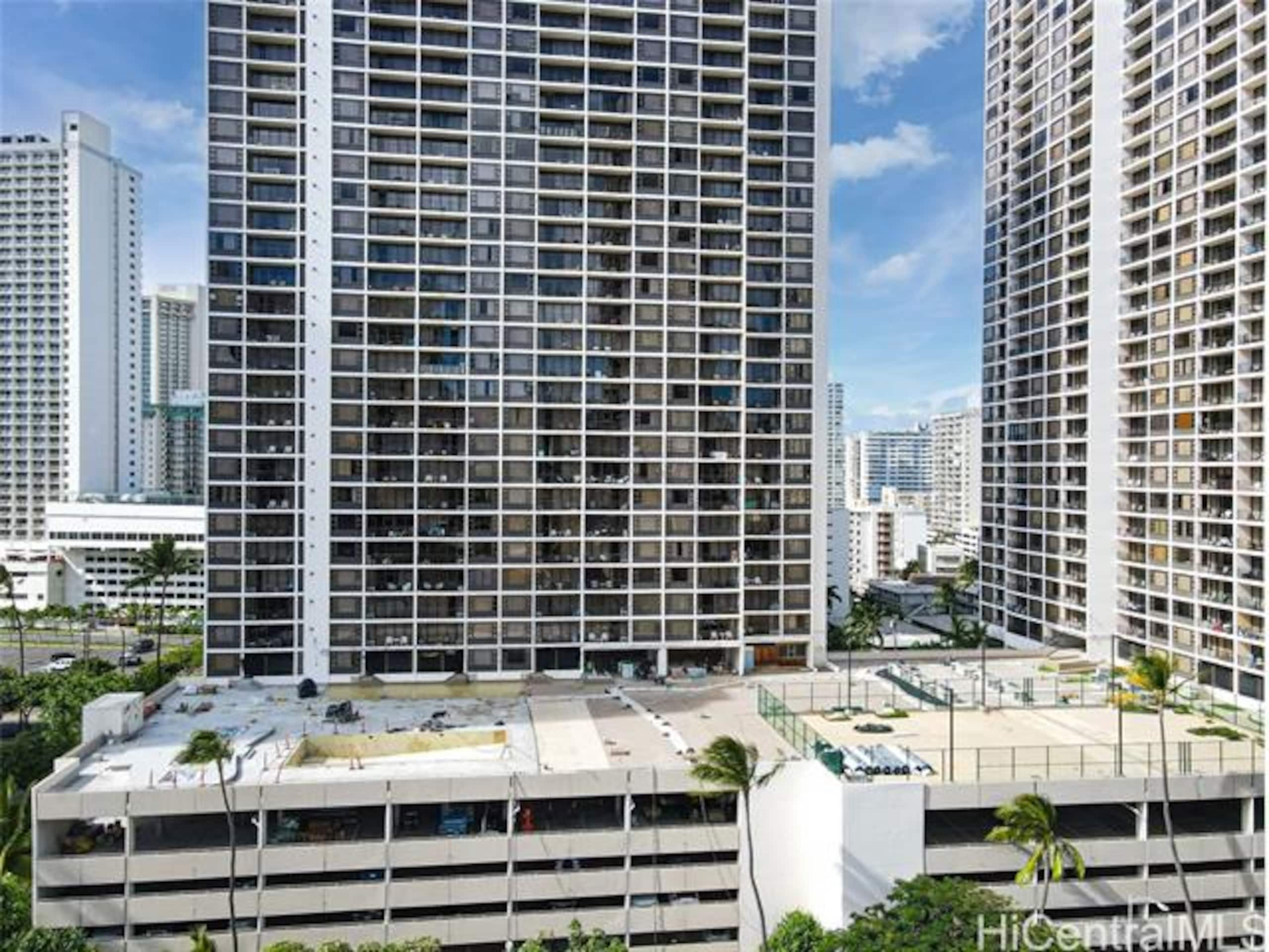 Wake Up to Ocean Views! 2queen Apt w/ Free Parking - Image 43