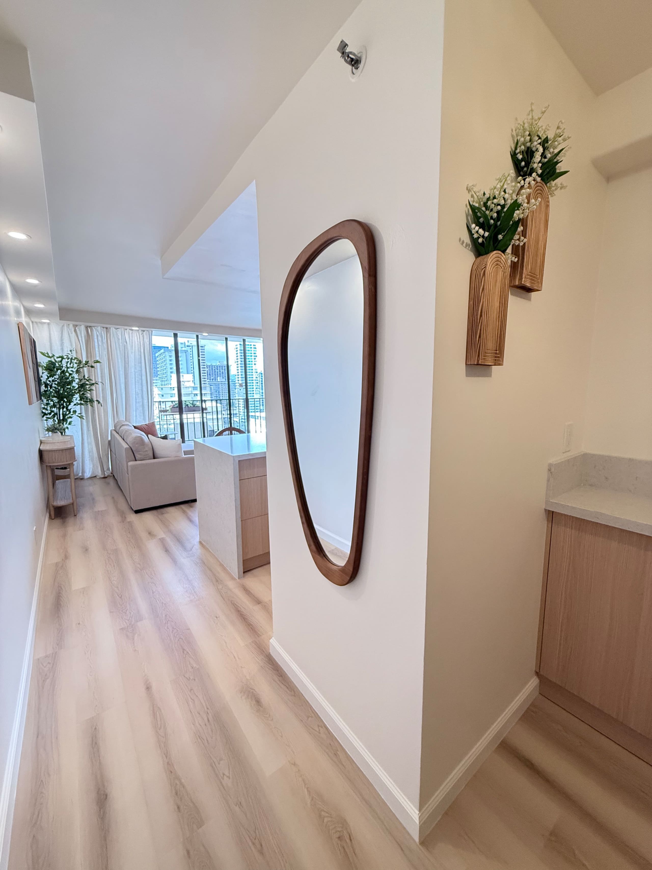 Wake Up to Ocean Views! 2queen Apt w/ Free Parking - Image 8
