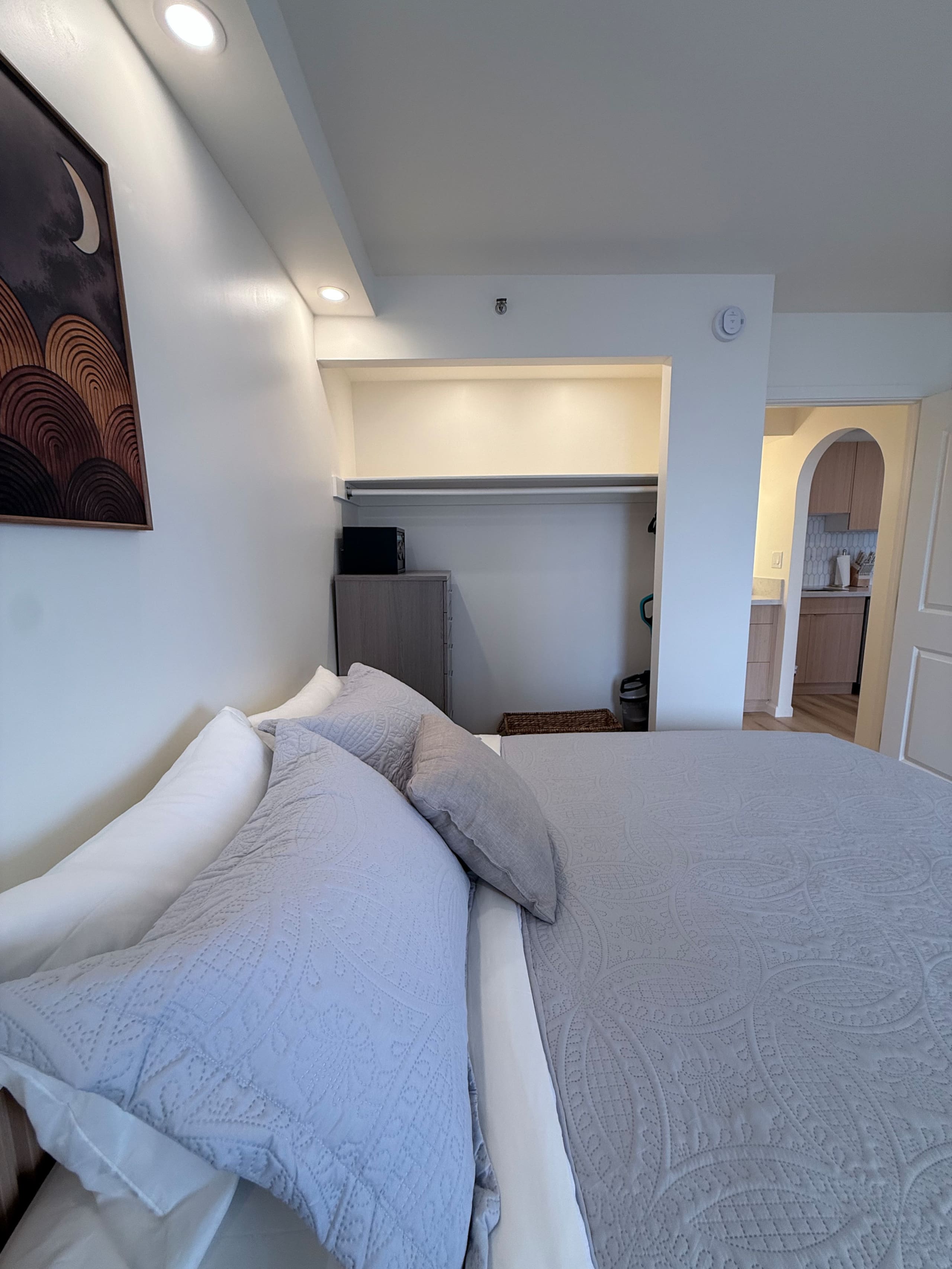Wake Up to Ocean Views! 2queen Apt w/ Free Parking - Image 31