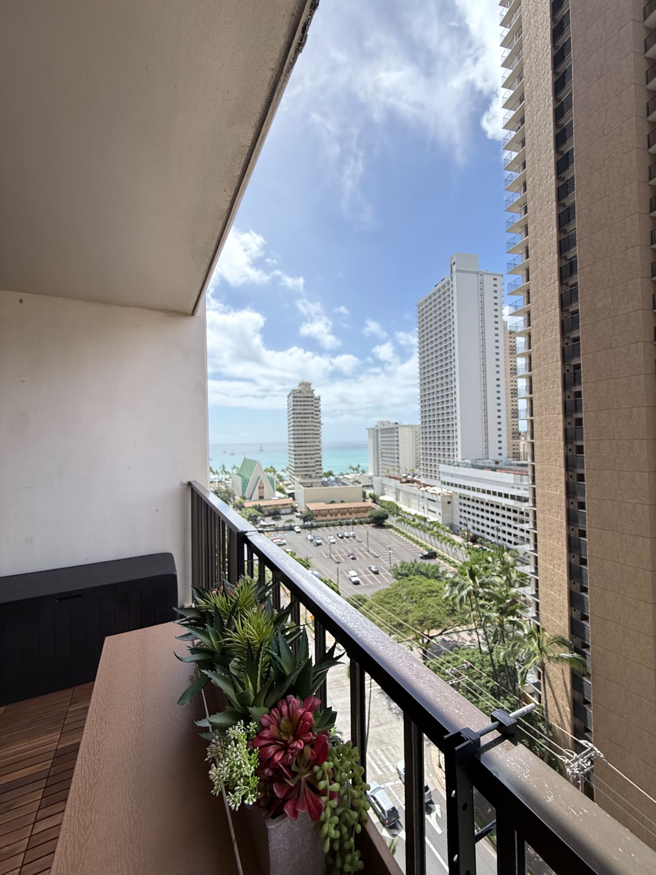 Wake Up to Ocean Views! 2queen Apt w/ Free Parking - Image 39
