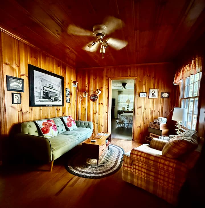 Uncle Eddie’s Hideaway - Lawrenceville, GA