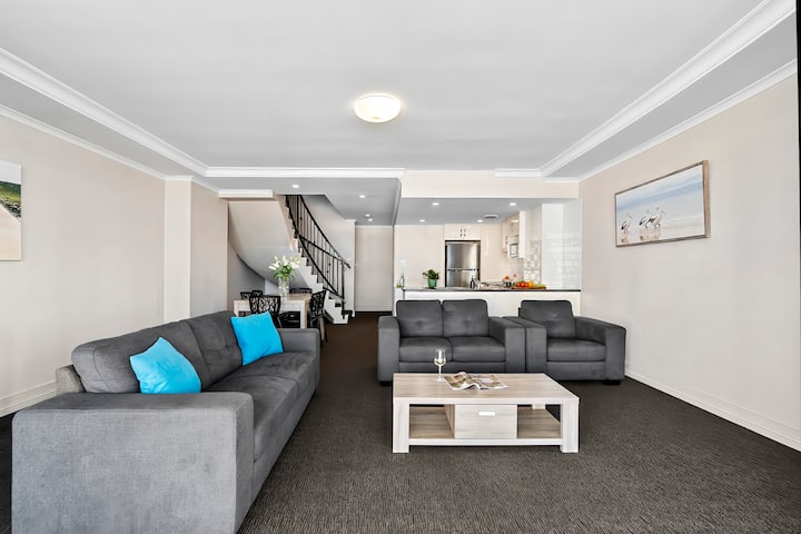 Cityville - 3 Bedroom Penthouse Apartment - Rockhampton