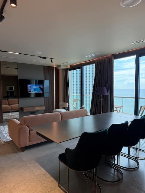 Bellevue 19th floor sea view stunning apartment