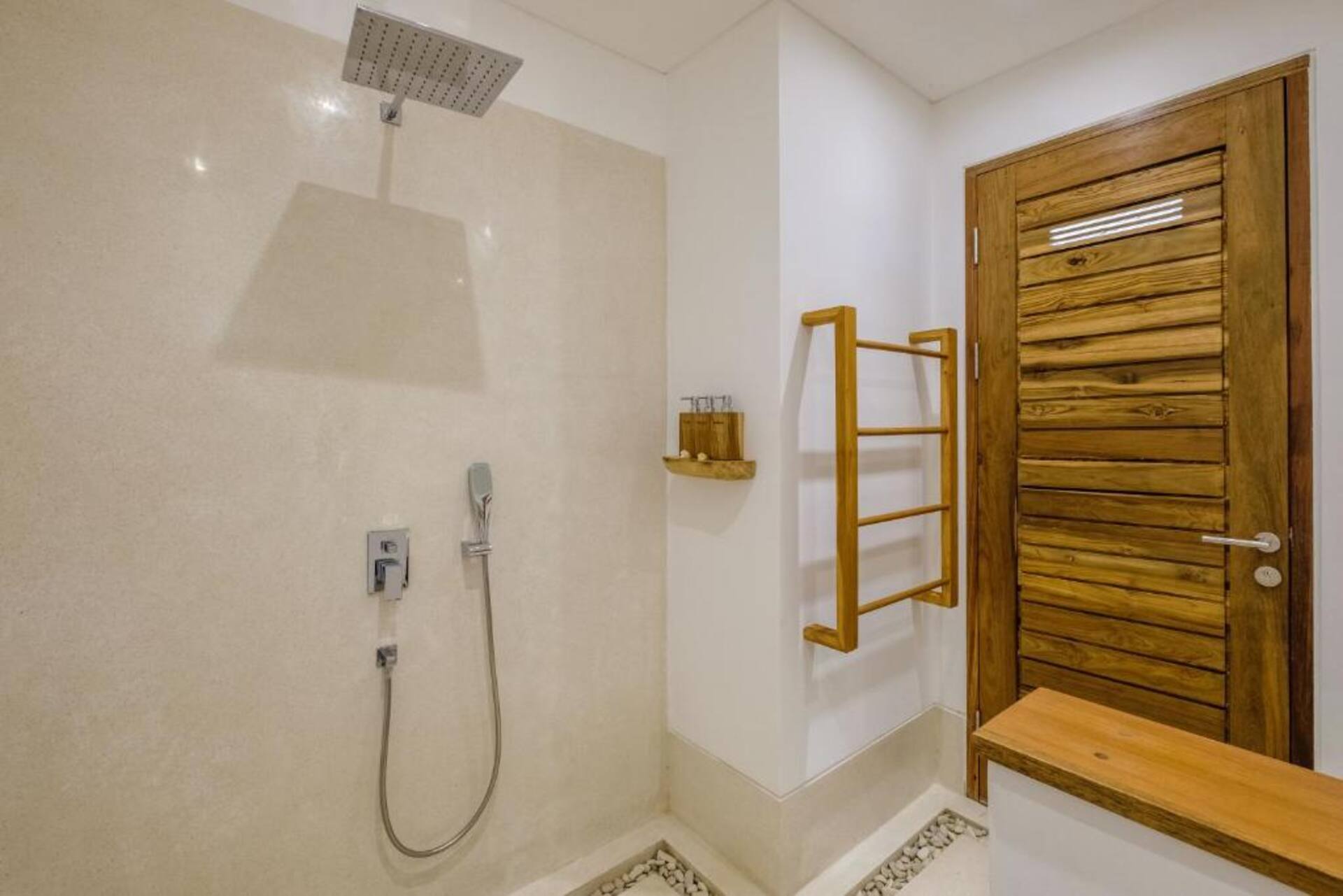 Tropical Easy-Access Escape 4 Bedroom Private Villa in Bali 2