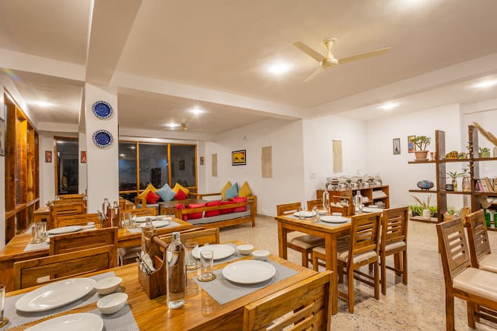 9 Bedroom Private Stay| Himalayan Views, Manali - Manali