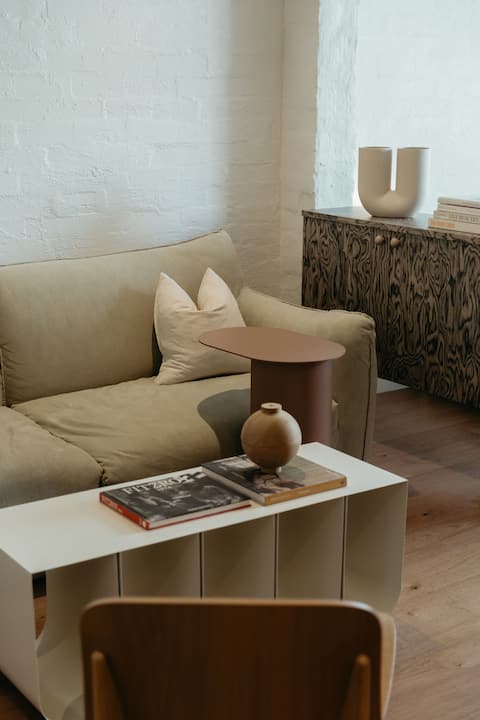 Top performing Airbnb: Napier Haus | 1970s Studio — Gertrude St, Fitzroy in Fitzroy