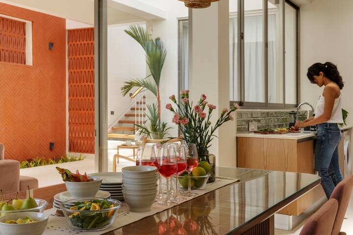 Dining area image 2