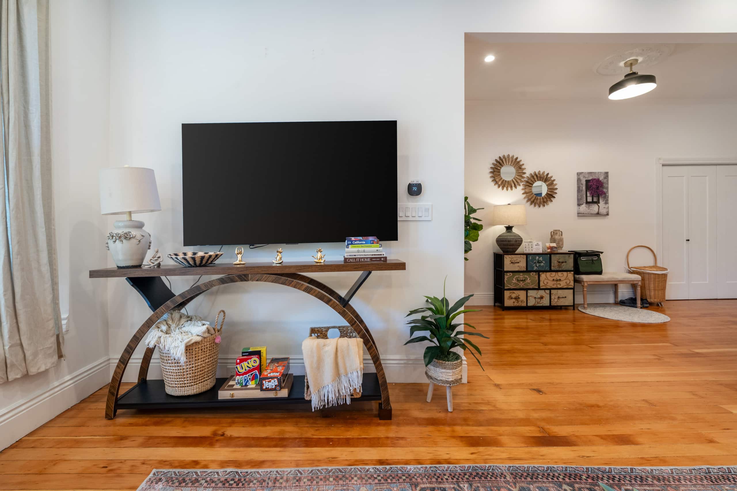Home in San Francisco · ★4.96 · 3 bedrooms · 3 beds · 3 baths - Image 8
