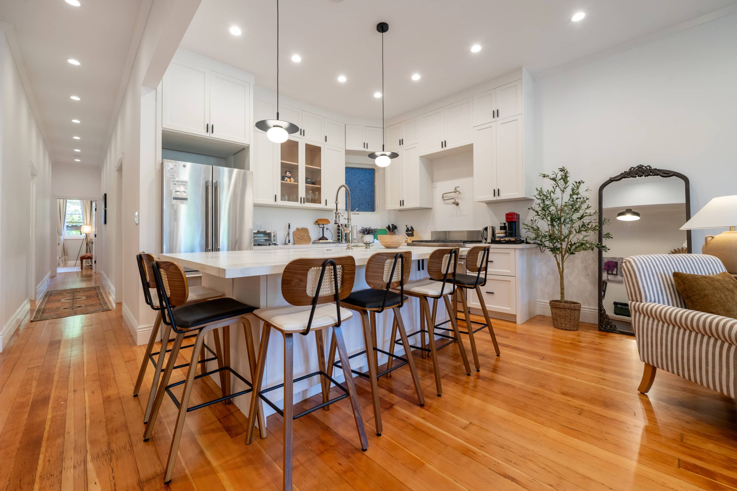 Home in San Francisco · ★4.96 · 3 bedrooms · 3 beds · 3 baths - Image 12