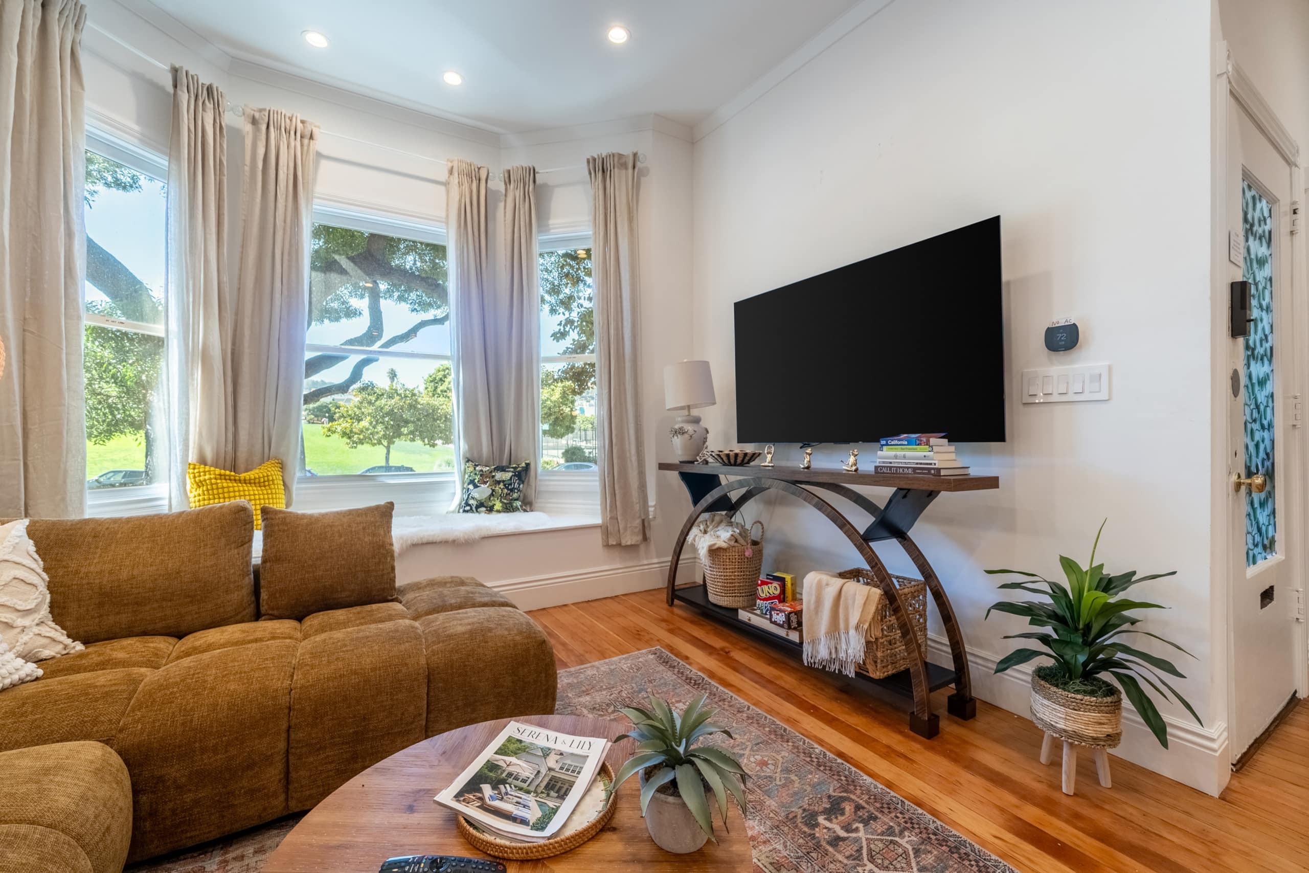 Home in San Francisco · ★4.96 · 3 bedrooms · 3 beds · 3 baths - Image 7