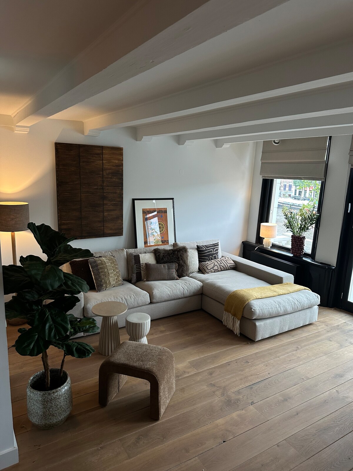 Résidence unique sur le canal • Grand balcon privé - Condos à louer à ...