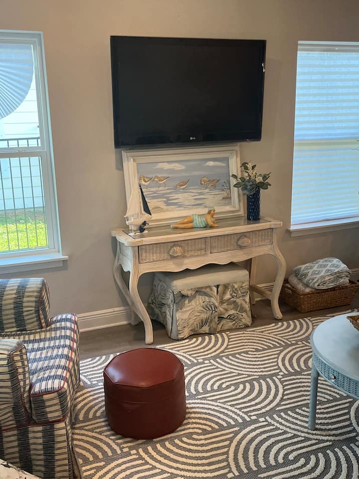 Lindy Lu’s Beach Retreat - Port St. Joe, FL