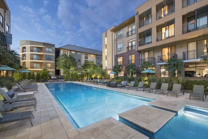 Walkable Chic Studio In Trendy Area. - Plano, TX