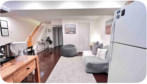 Top performing Airbnb: 2 BR (4 beds)Basement suite Apartment in Milton