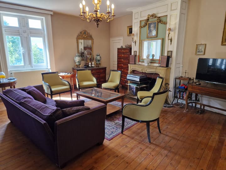 Appartement Pour 8/10 Personnes Dans Un Château - France