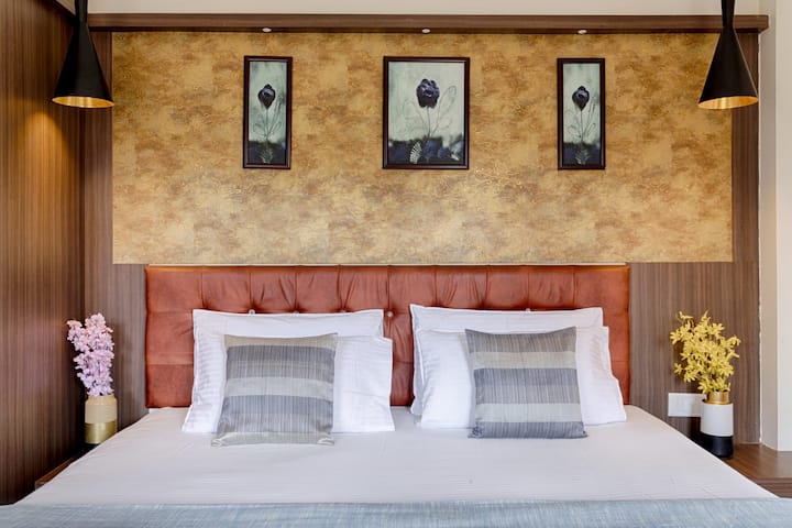 Bedroom 1 image 2