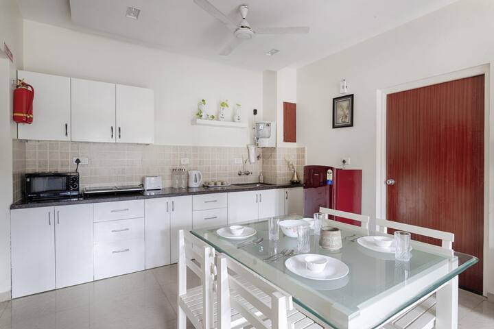 Dining area image 1