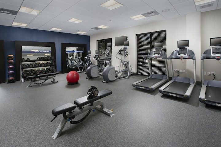 2 Units | Near Miami Airport | Fitness Center - Hialeah, FL