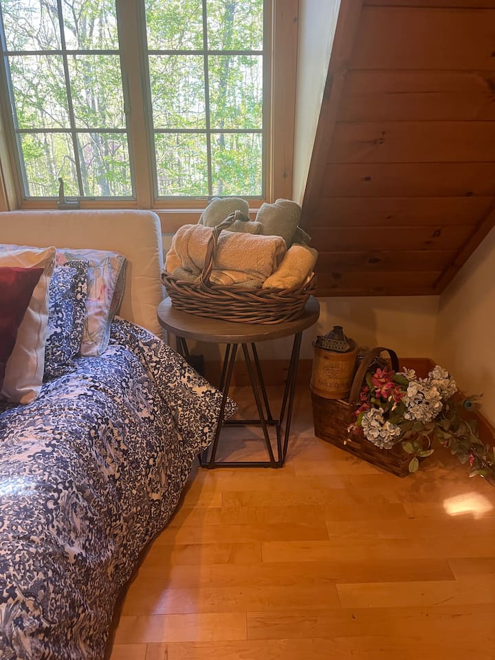 Private Spring House - Lake Hiawatha, Blackstone