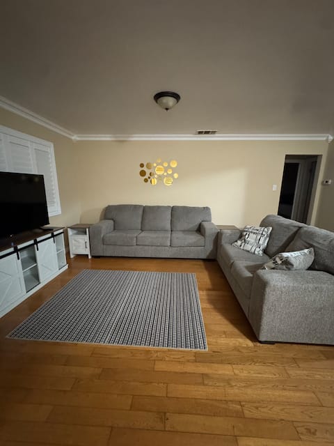 Top Airbnb: Centrally located home near Disney, Sofi, DT LA. in Downey