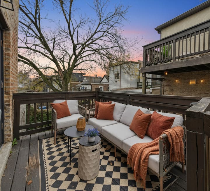 Chicago Boutique Hideaway • Private Deck, Fire Pit - Oak Park