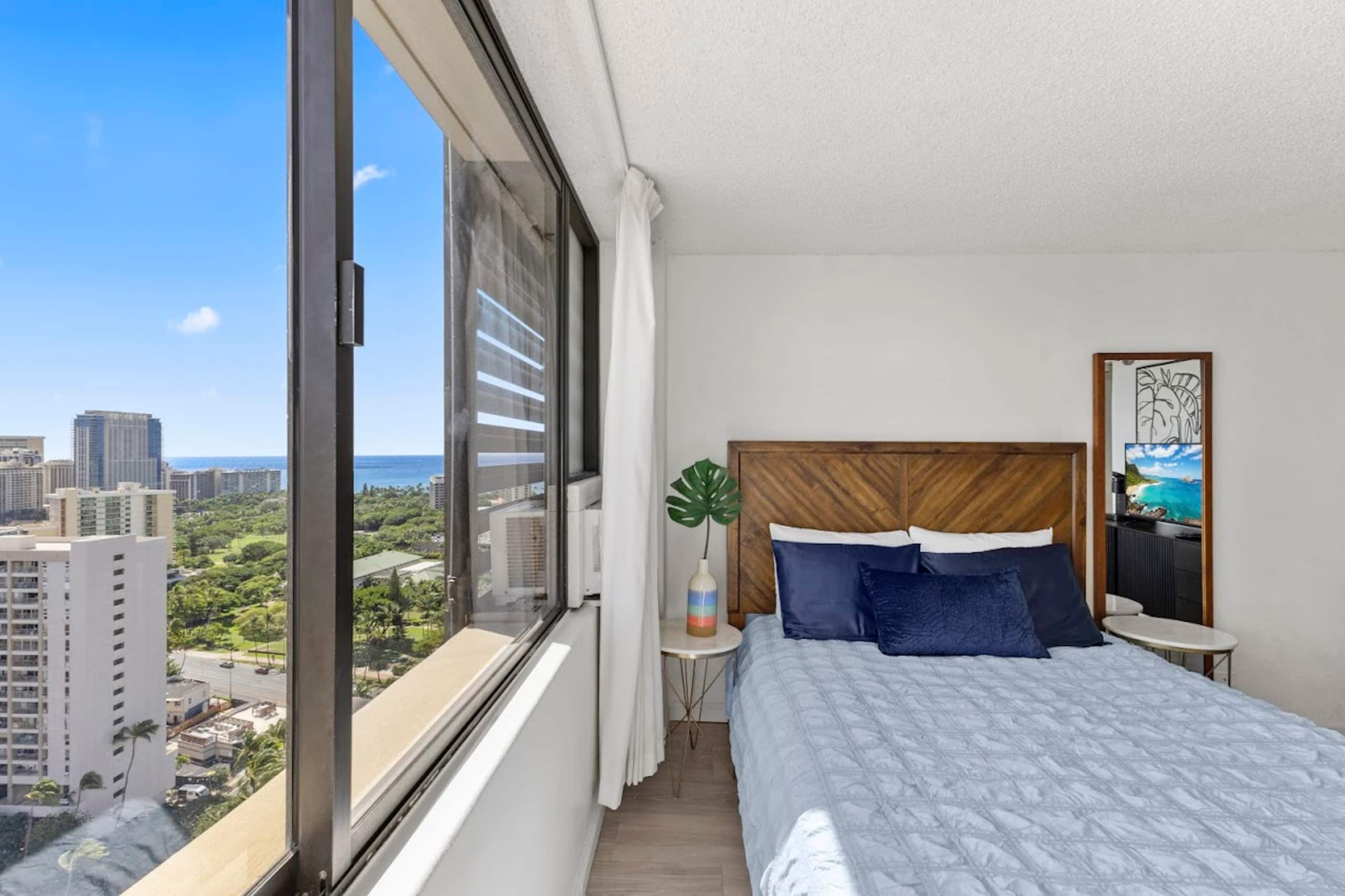 Cozy Waikiki Home Base | Great Views & Location - Image 2