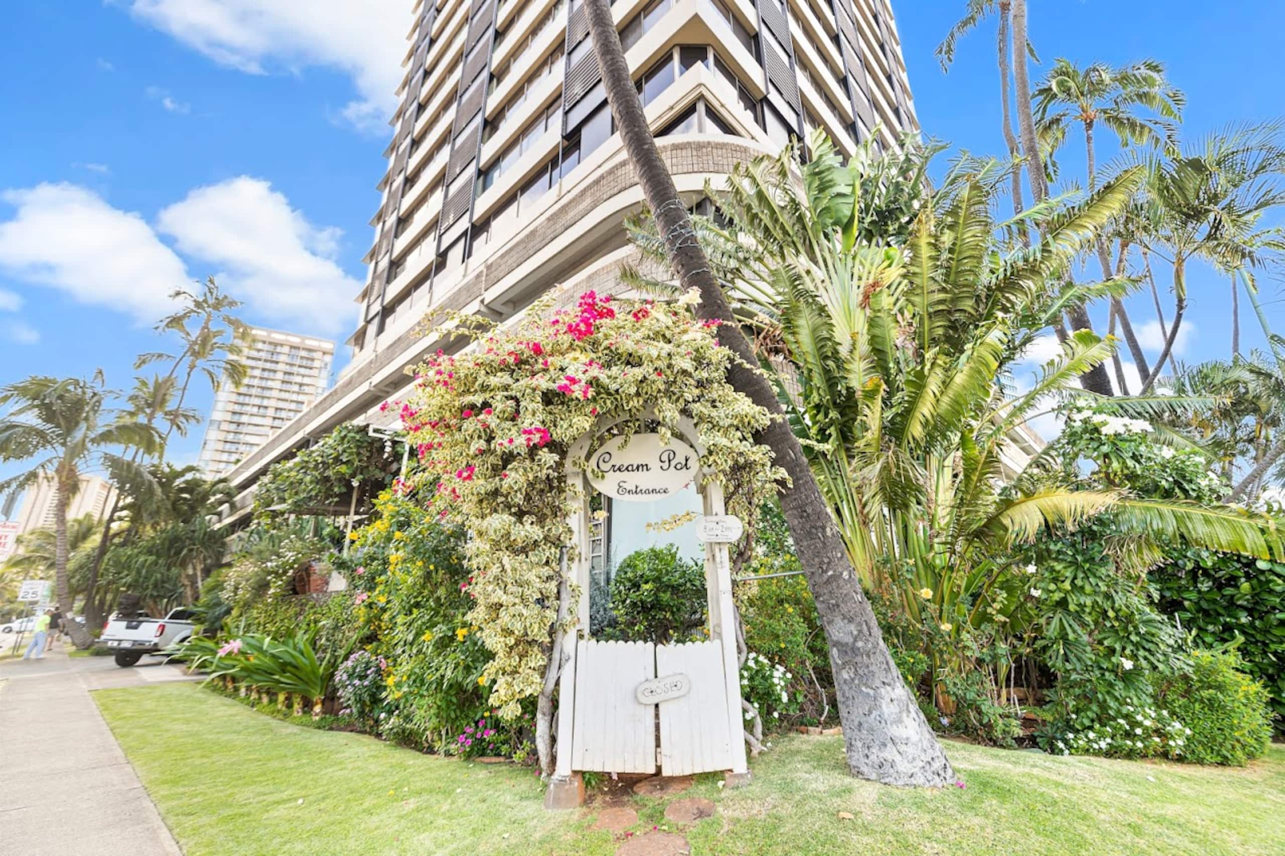 Cozy Waikiki Home Base | Great Views & Location - Image 10