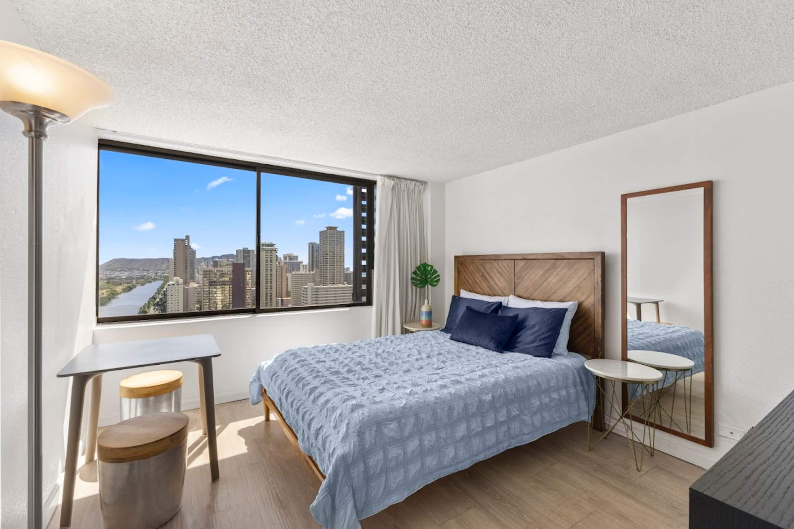Cozy Waikiki Home Base | Great Views & Location - Image 7