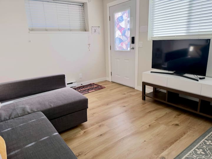 Private Two Bedroom Suite In Abbotsford - Abbotsford