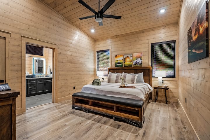 Spacious primary bedroom with elegant design and ensuite bathroom!