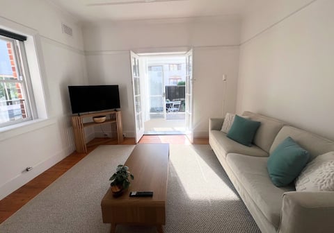 Successful Airbnb property: Beachside Retreat – 80m to the Sand in Coogee