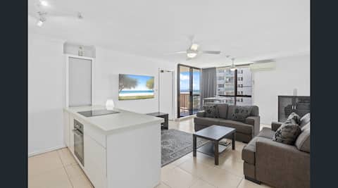 Popular Airbnb listing: Breathtaking Ocean and Headland Views in Burleigh Heads