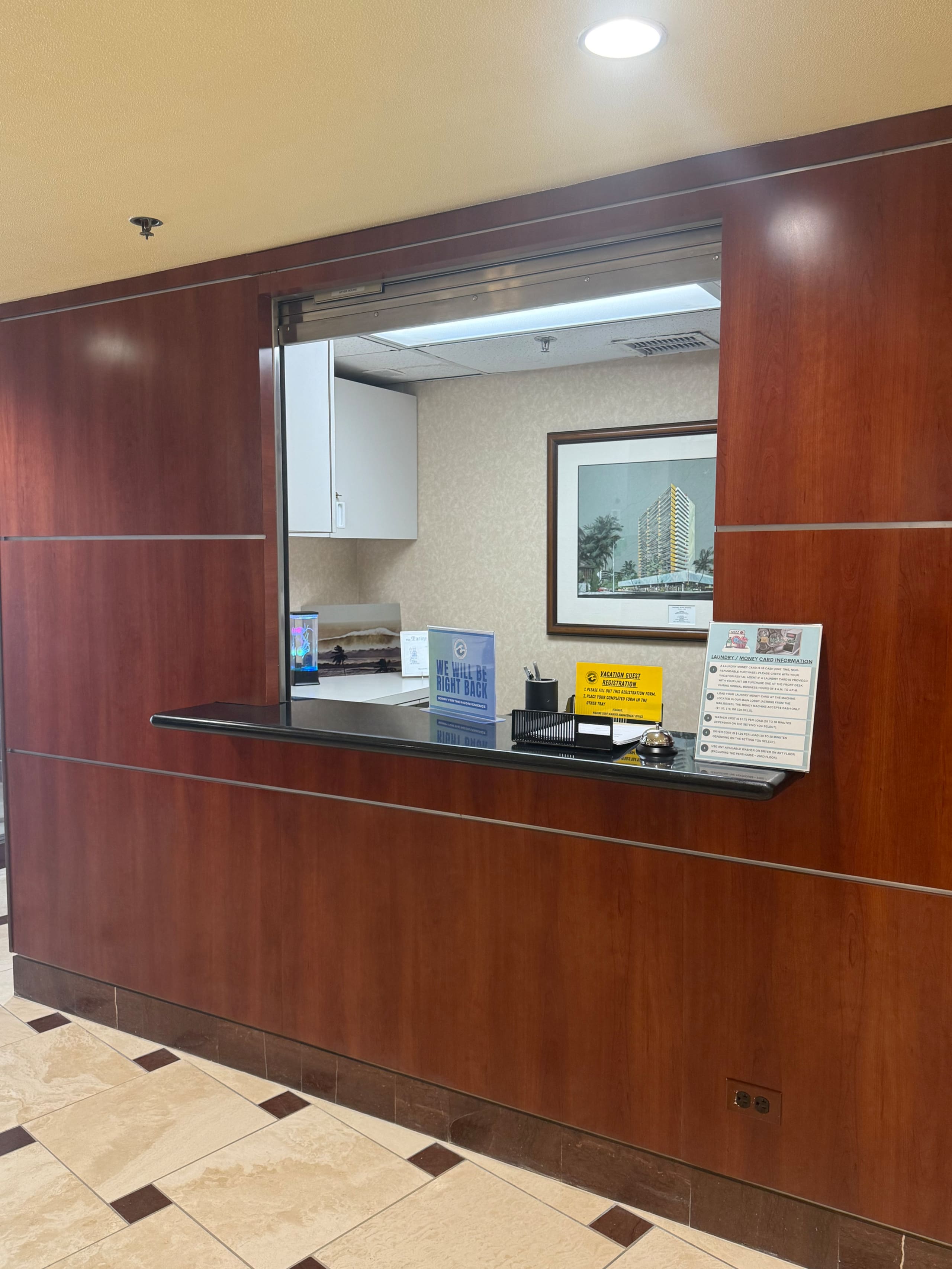 Marine Surf Waikiki Corner Unit! 2 lanai 1 parking - Image 16