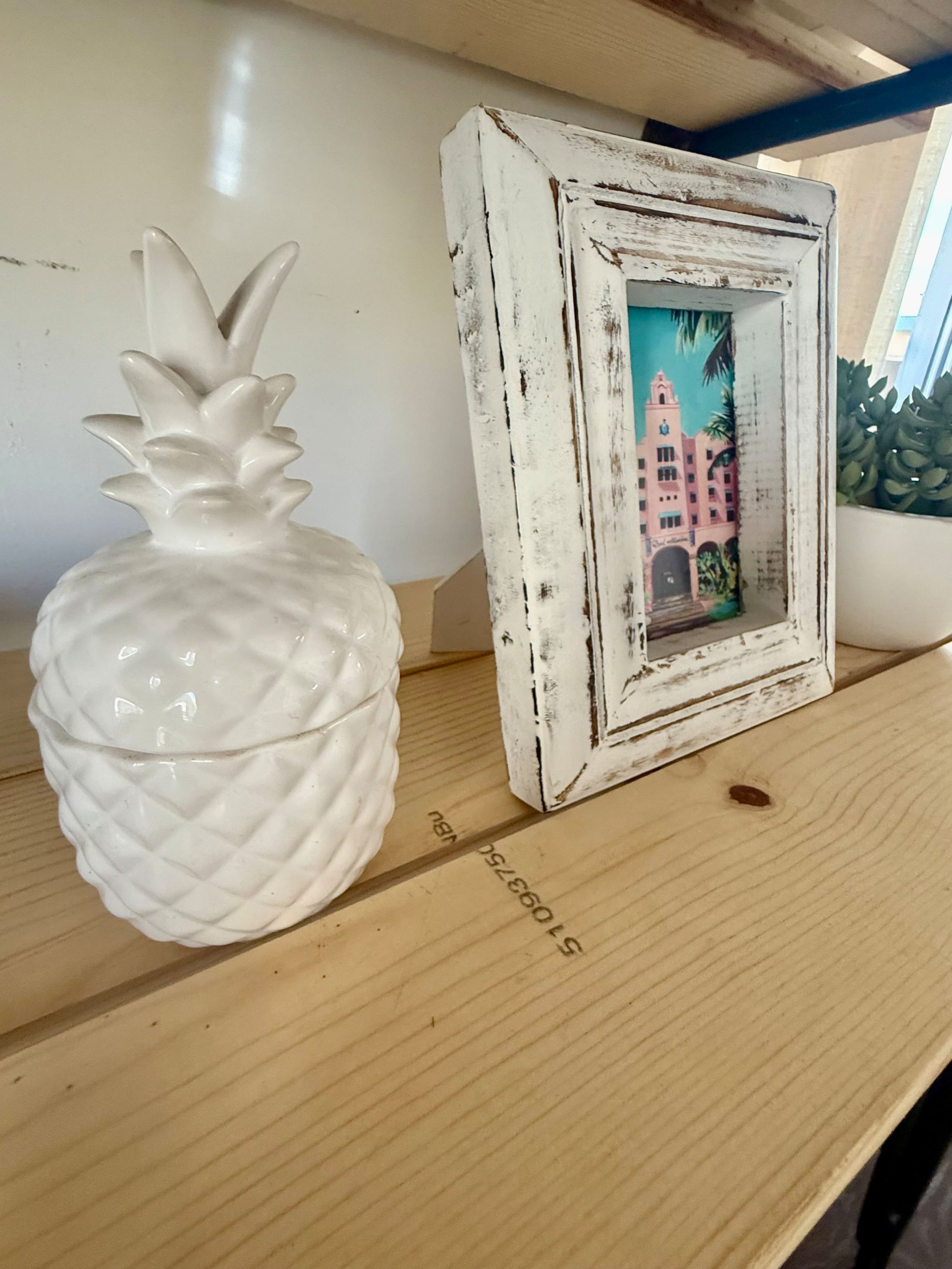 Marine Surf Waikiki Corner Unit! 2 lanai 1 parking - Image 27