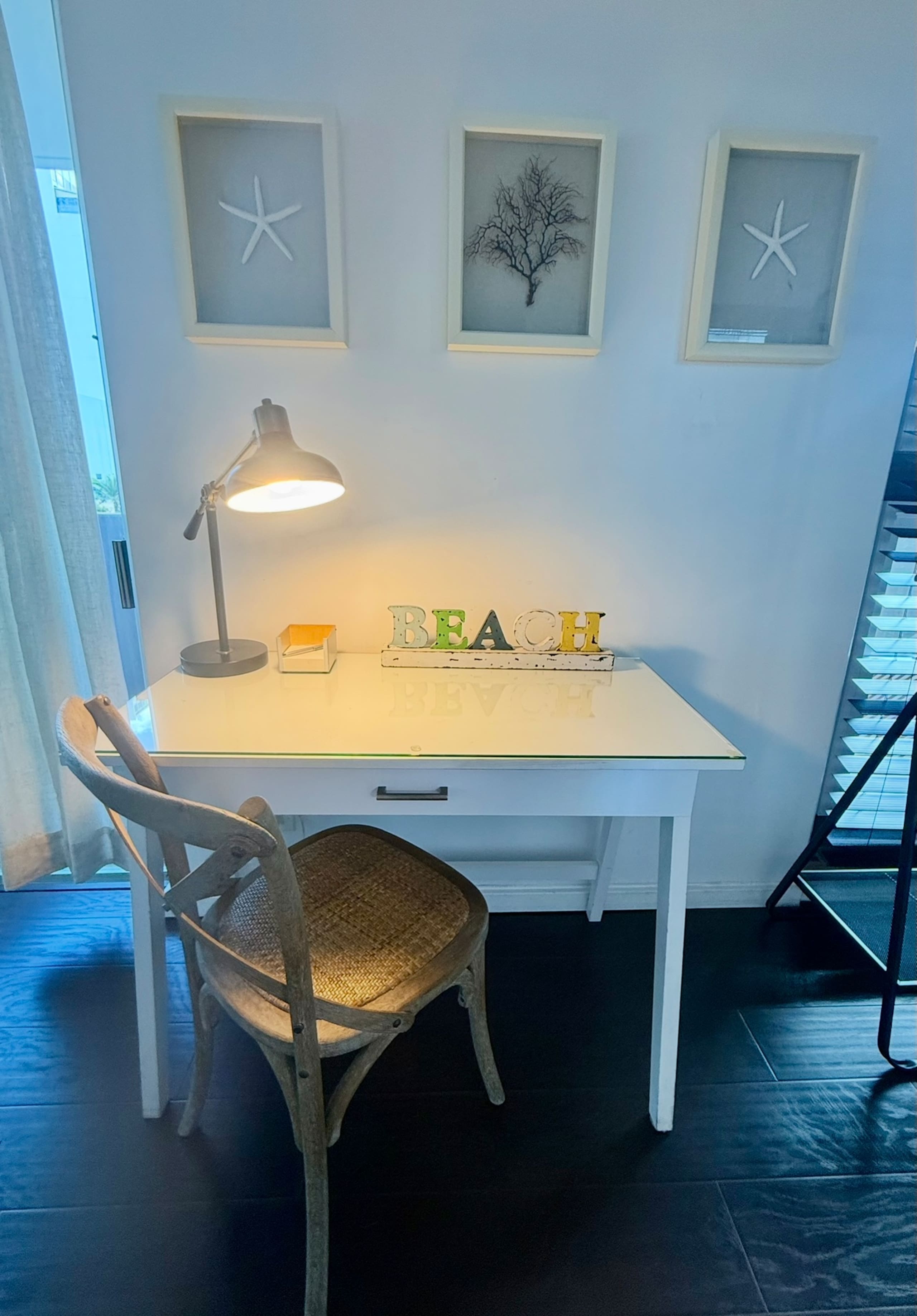 Marine Surf Waikiki Corner Unit! 2 lanai 1 parking - Image 10